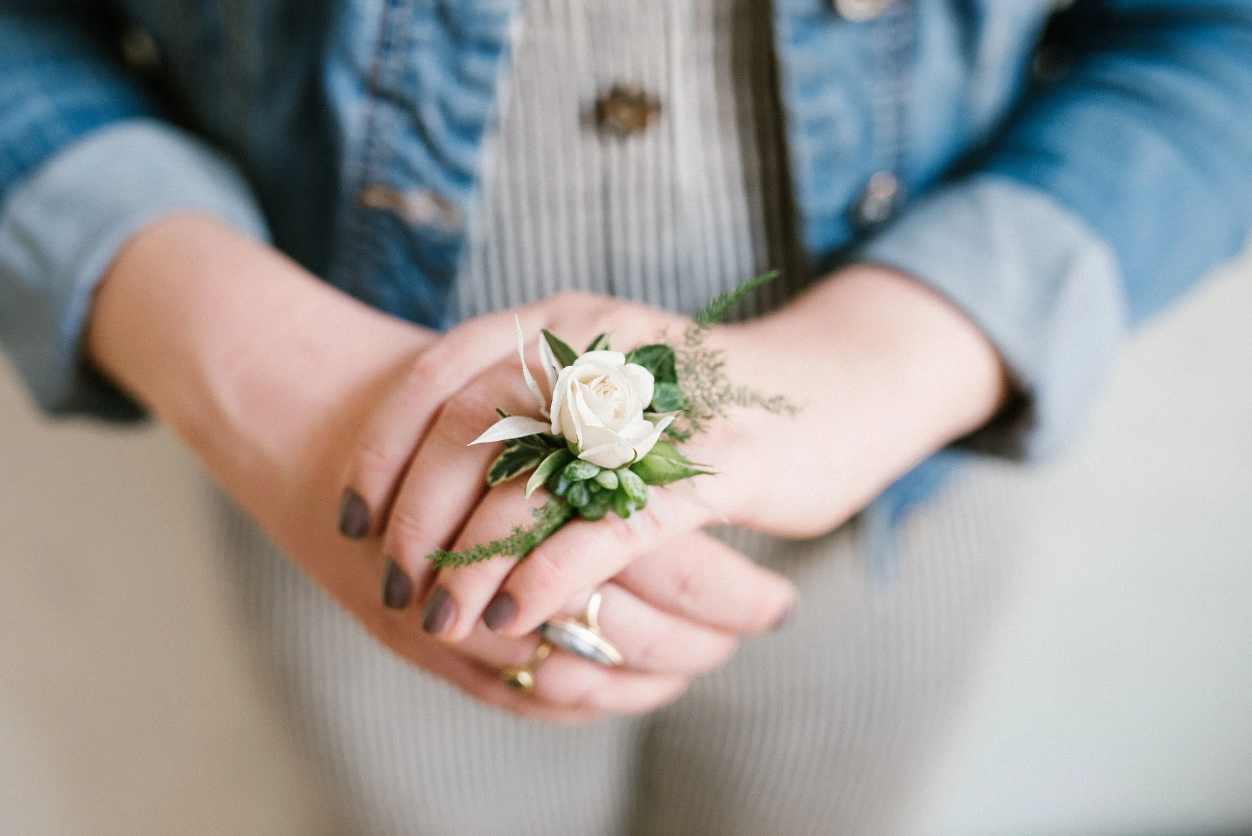 Fresh flower ring best sale corsage